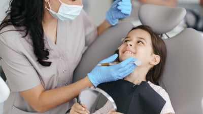 Top 3 motive să vă programați copilul la un consult stomatologic